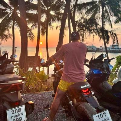 TropicalChilly's profile picture. Living life to its fullest! Early Retired Expat, 26yr Motor Trade Veteran, Photographer, Atheist and dedicated Crypto Believer. $BTC $ETH $SHIB $FLOKI $HOSKY