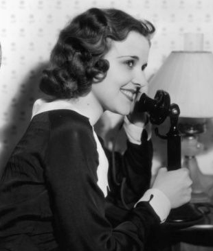 Marketeer, shopper, chatter-box, lover of a good night out & a social media queen!