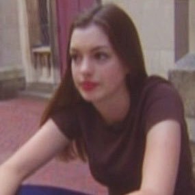 hathawaycow's profile picture. anne hathaway is a nice gal