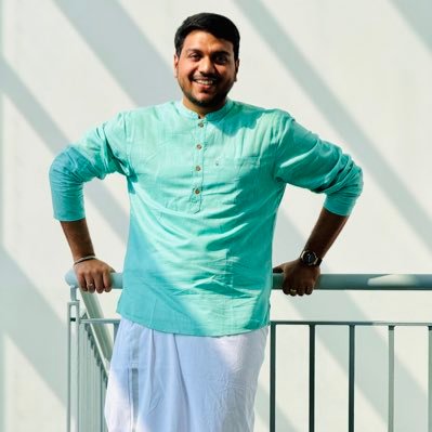 @ChennaiIPL and @Arsenal fan | NUJS '17 | Free speech doesnāt pay the bills; tweets donāt represent e̶m̶p̶l̶o̶y̶e̶r̶ payer of retainer fees |