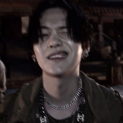 jimsgloss_'s profile picture. agust d