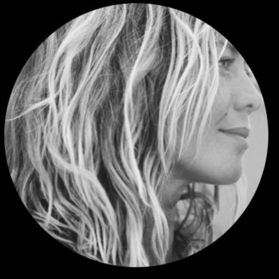 snap:Enoramamita. insta: enoramofficiel. Contact: contact presse. la brune comm: s.cherond@la-brune.fr Et pro : webedia/ glow
