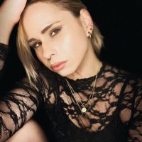 βοΈππ« π
ππ―π¨π«π’ππ ππ§π π
π¨π± β’ ππ (@madame_anafox) 's Twitter Profile