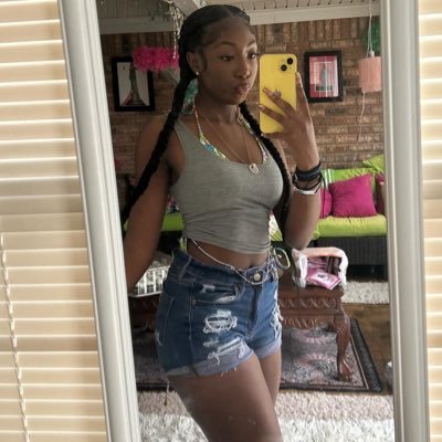0fficialrihh's profile picture. 5’4 main base ( can also side base & back spot) | Baker High School C/O2025 | (Baker High cheerleading) | rihasissa@icloud.com |   251-622-6272