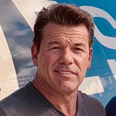 Private account for Elite •Partner @NOMADIC_OMD •Investing & growing biz in Aviation @GAVAirCap TikTok@Captainbedbug MAIN PAGE : @OMD_skydog