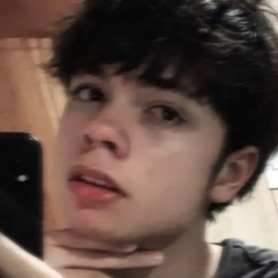 Me gusta el pollo frito, el pito y @keniaos. Este es mi alter ego geii