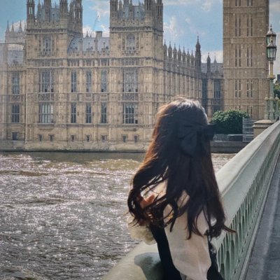 oyezshoppe's profile picture. Living my best life, one moment at a time