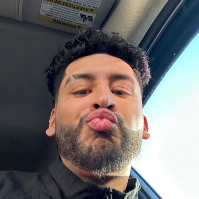 skrrcrow's profile picture. ⬇️ 4 my thang