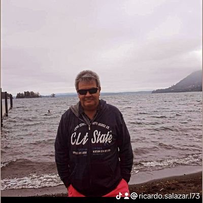 RicardoSalazarL's profile picture. Nos odian por que nos temen, y nos temen por que nos saben irreductibles #fuidel22%,luego del 44% ahora del 62% #KastVolvera...hincha de temukito..