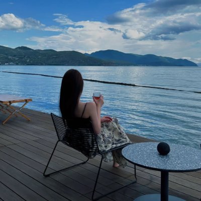 red_velvet8182's profile picture. Have a strong curiosity, full of challenge and competitive consciousness, hardworking, motivated, serious in study, and good self-learning ability