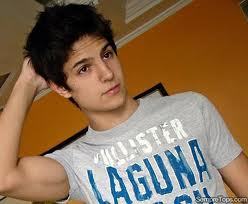 alguem aii me ajuda a divulga uns colegas meu http://t.co/IizR46Bvlf