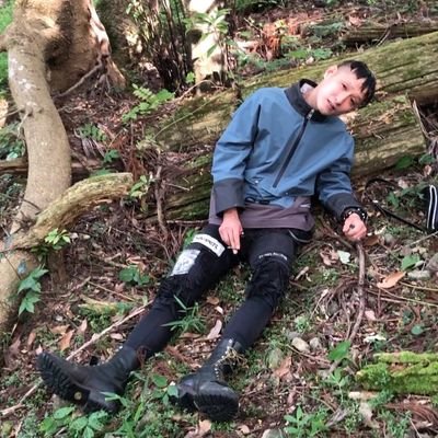 fetis0711's profile picture. fetisという名前で服や小物を作ってます。

全て自家製作です。

使用する革は日本製です。