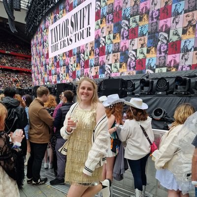 24 / British Swiftie🧣/ DBATC and getaway car Stan / country music stan 🤠👢/ never met taylor / tn x5