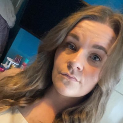 samcowleyxoxo's profile picture. never say goodbye, because saying goodbye means going away and going away means forgetting 🌟