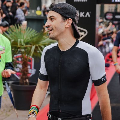 Aponhcet's profile picture. Dad🇧🇪 x2  -
Triathlon - Ironman 🔥
Bike life 
⚡Tesla