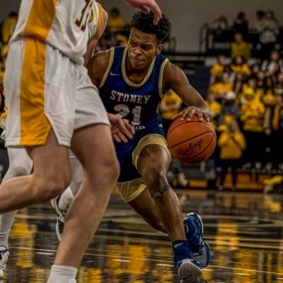 5’11 180 lbs, SG/PG, 3.7 GPA, Stoney Creek High School ‘25 // uncommited 2487658666