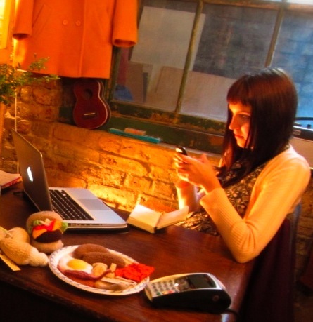 4em25's profile picture. A city explorer or just another person who loves coffee and new things😋 東京で働きながら都外の2拠点で暮らす実験中 都内VCでOperation(割と何でも屋) 人事労務や組織づくり 基本個人呟きです