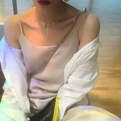 b6yN4bAh5S8qp's profile picture. 너를 만나서 나의 모든 행운을 다 써버렸다