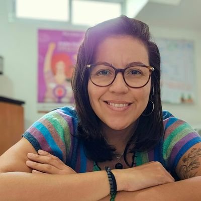 El feminismo de datos se compromete a desafiar las estructuras de poder desiguales y a trabajar por la justicia.