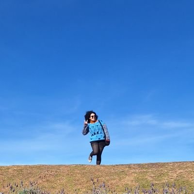 Fazedora de sites👩💻
Bordadeira 🧵
Devoradora de livros 📚
Aprendendo a patinar ⛸