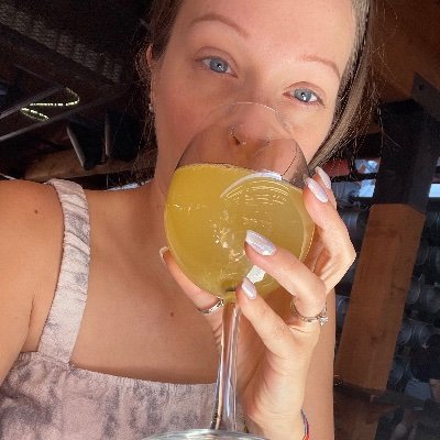 Smashlyy422's profile picture. I am bananaballs. I do not care