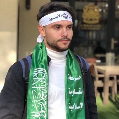 نَحتاجُ أكثَرَ مِنْ قَلب ، ليتَّسِع حُزنُ هَذهِ البِلاد كلّها𓂆
📍هُنا فِلسطين
𓂆 🇵🇸