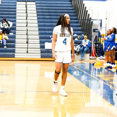 2027 Class Athlete -185 -6’1 Combo Guard in basketball-4x800 State Champ🥇 -Warren County High School🚾 -@jamarihand08@icloud.com -#Uncommited - ig@oxjamarixo