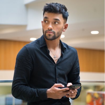🧑🏽💻Ex Big 4 → Creator📱Helping value creators turn their passions in profits through personal branding branding 🚀