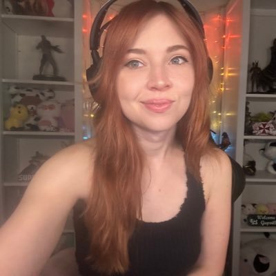 (she/her) resident evil streamer ✨
returning to stream Tue, Aug 12!!