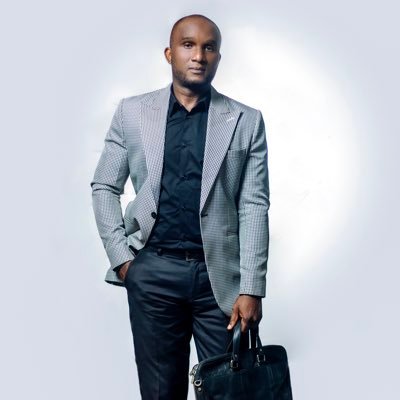 SILAS, the founder and creative director of infinite creative. here today, Forbes tomorrow.full of L♥. my dreams have insomnia. 🇳🇬