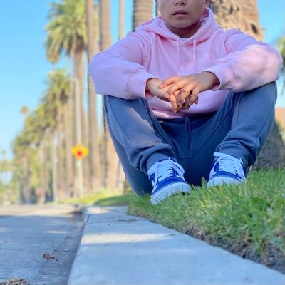 🔞 Adult Content Only 🔞 I love big dicks, hot guys, & muscles. Everything in my media is me. DM me & find out 😘