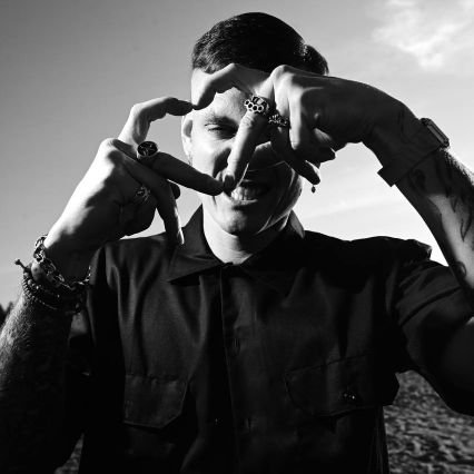 alenablacklove's profile picture. Почему-то всегда в чёрном🖤