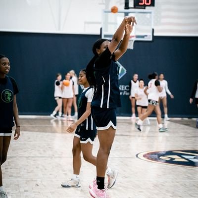 c/o 2027 5'8 CG
Hardwood Elite 16U 3SSB
Overland High School