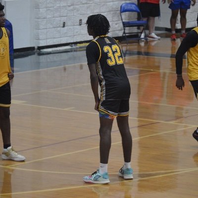 St Amant High Schoo! 26' | Athletic 2-Way Combo Guard | 6’3 17” | 3.0 GPA IAAU:Bayou Kings| gmail: donaldschonberg@icloud.com