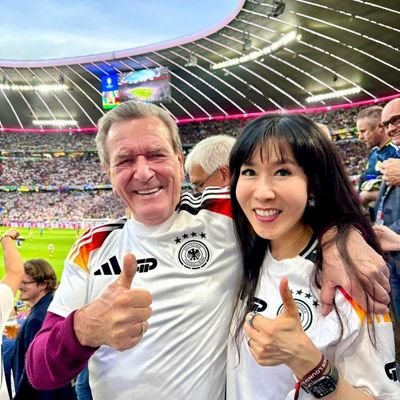 creepyoldangry's profile picture. Früher Bundeskanzler, jetzt Privatier und privat hier 😉