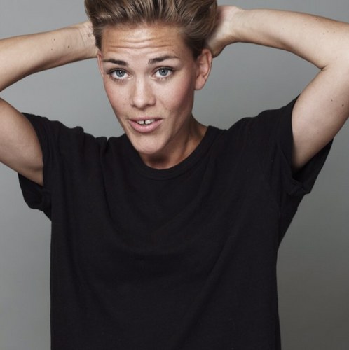 agnes_lo_'s profile picture. Don’t let the wolves in, pretty girls.