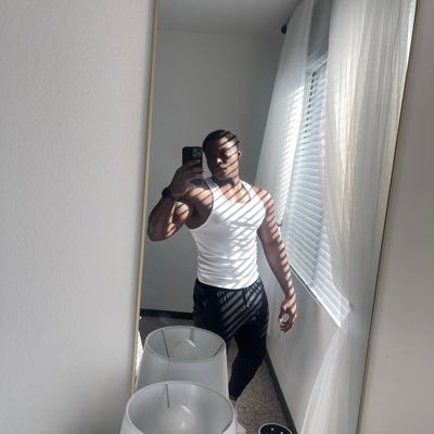 IG: alocke20 Snap: alocke120 Nice of you to join me hit that follow button it changes colors 😉