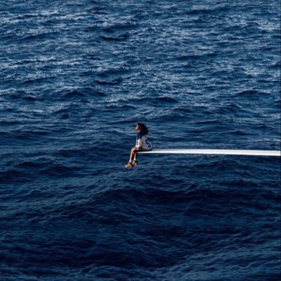 DodoSadiq's profile picture. -balloon trapped beneath the ocean🌊