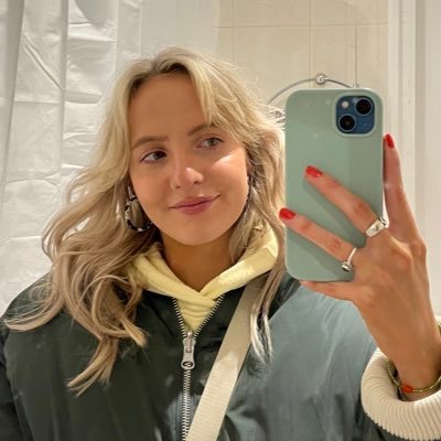 emilysabush's profile picture. empieza el matriarcado