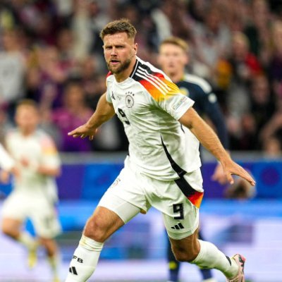 ze_german_guy's profile picture. FCB