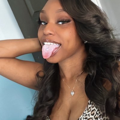生きがい Snapchat: Unique_monye IG: Unique_monye (He Love it here bitch 🤪🫦