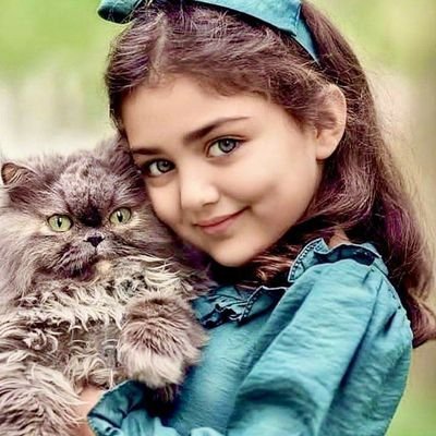 الحمدلله لأن أرزاقنا في خزائنه،ونواصينا بيده وتدبيرنا تدبيره الحمدلله أن الأمر أمره لا أمر عباده والرحمة رحمته لا رحمة مخلوقاته والعطايا كُلُّها منه لا من سواه