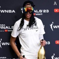 A'ja Wilson's White Tee (@pearljewel73151) 's Twitter Profile Photo A'ja Wilson's White Tee (@pearljewel73151) 's Twitter Profile Photo