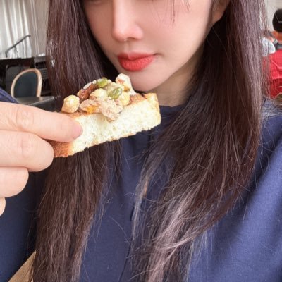 Baixueee's profile picture. An aspiring virtual creator from china 推文非投资建议