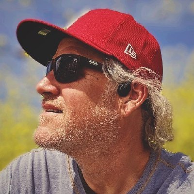 benstraw's profile picture. A luddite living in a digital world