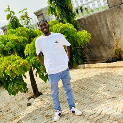 lover of God//Sagittarius ♐️ //yoruba boy//GGMU ❤️//Greatife Alumni//counsellor//Good listener.