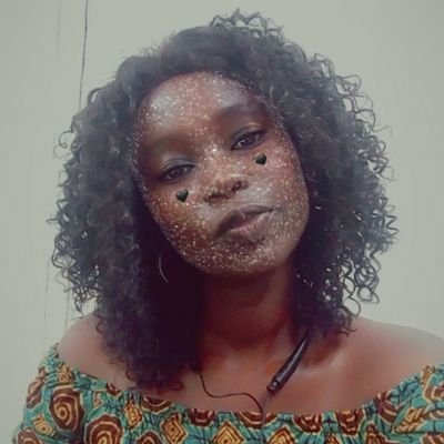 ComfyOmoh's profile picture. This is my backup account🤗 
@omohz2 was suspended 😭
Chelsea fan 💙💙
Married 💕