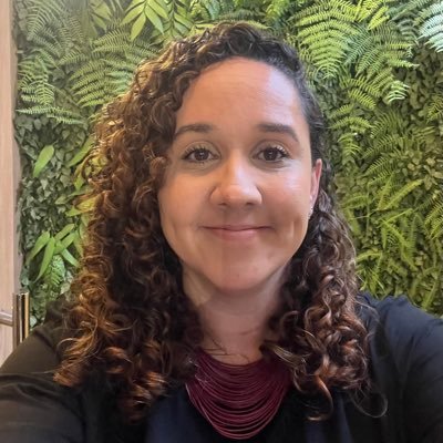 eujesmota's profile picture. Um misto de ideologias de esquerda, feminismo, militância e reclamações políticas, econômicas e jurídicas. Macumbeira filha de Oyá e Oxossi.