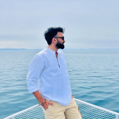 DhruvA122's profile picture. @ManUtd fan | INFJ