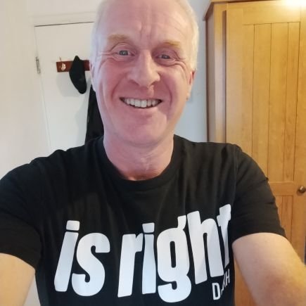 Your friendly neighbourhood Handyman, if you need my help with odd jobs, gardening and rubbish removals, fully licensed, message or WhatsApp 07873 565498!👍